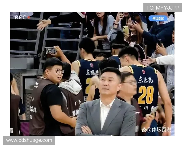 足球场上遭遇恶意侵犯的球星是谁 曾引发全球球迷关注